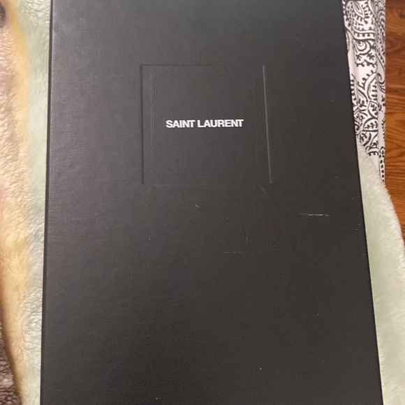 YSL Opyum Pumps in patent leather with gold-tone heel. - Picture 3 of 10